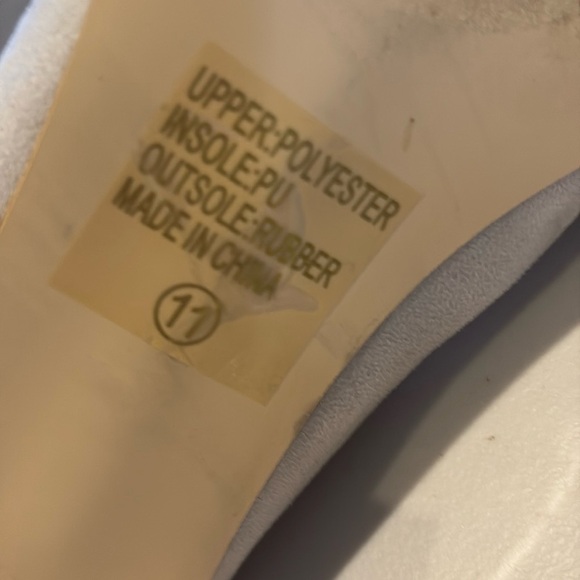 Journee Collection- Sabree suede pointed toe  Gray Ruffle kitten heels. Size 11 - Picture 10 of 12